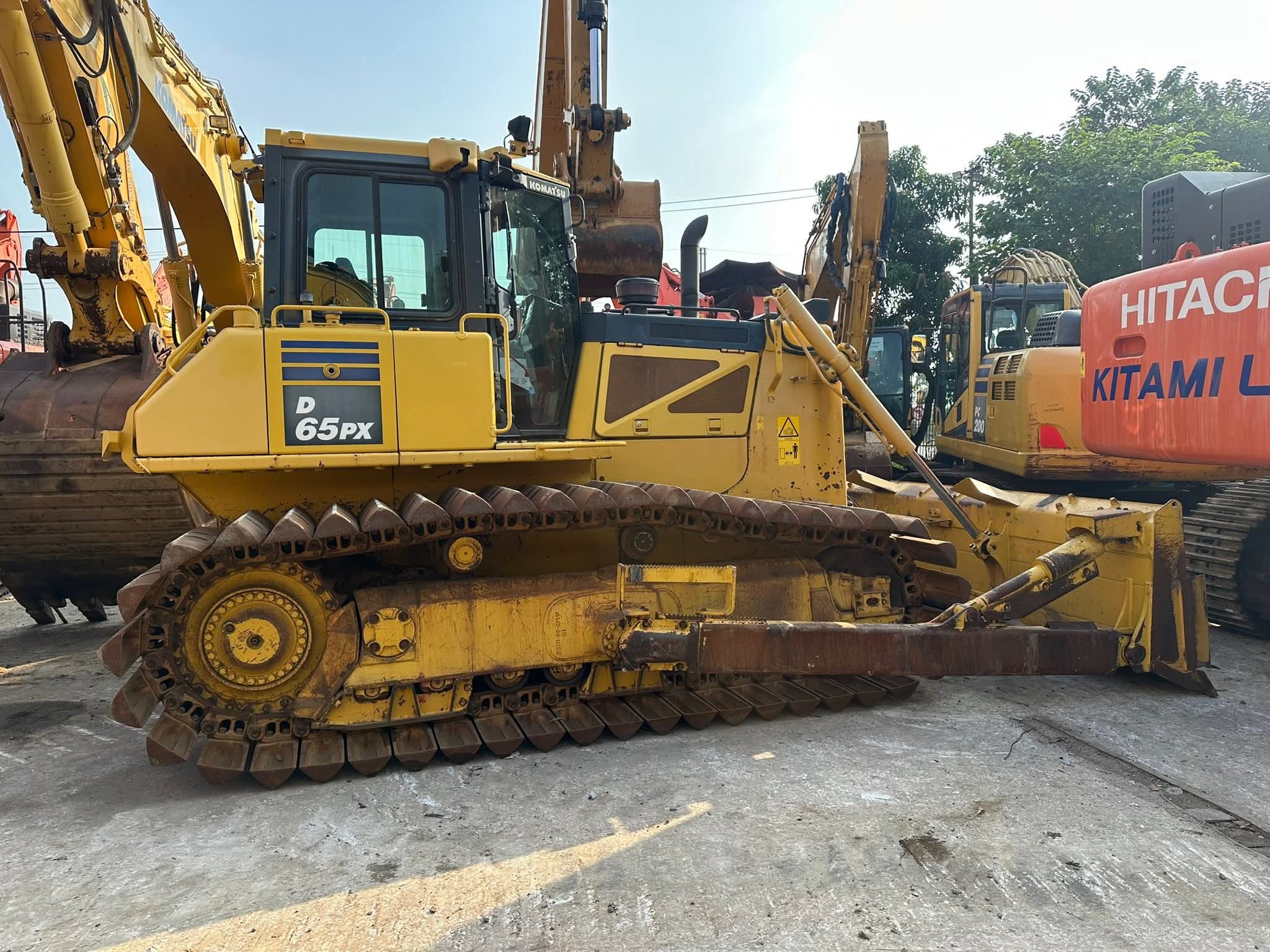 Bán máy ủi D65XP đời cao